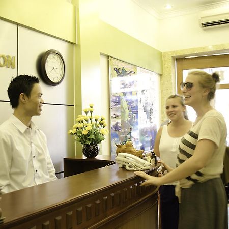 Hanoi Blue Moon Hotel Exterior photo