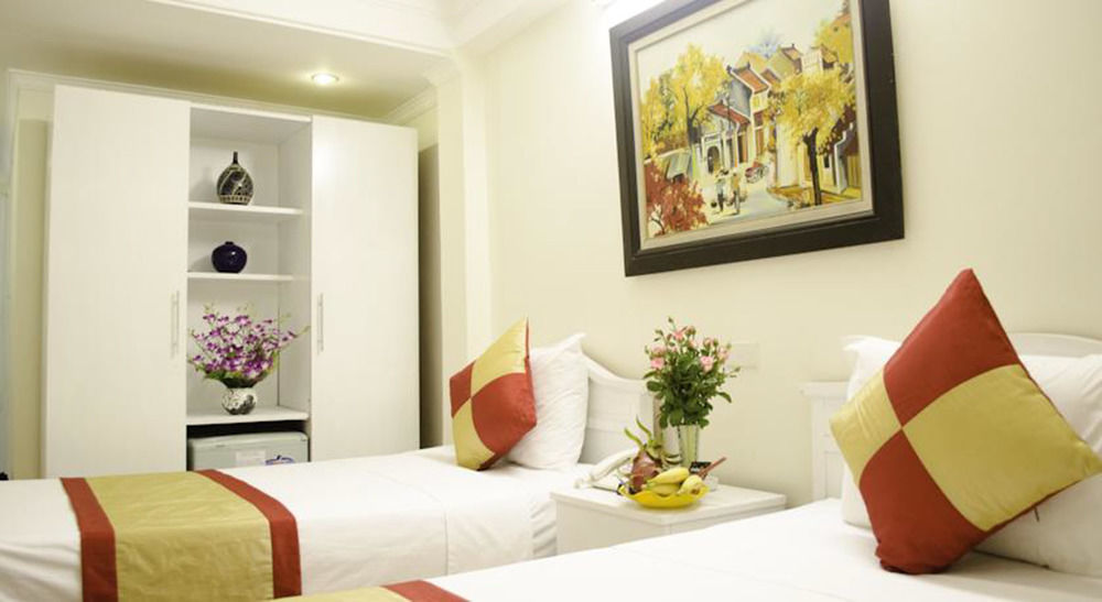 Hanoi Blue Moon Hotel Room photo