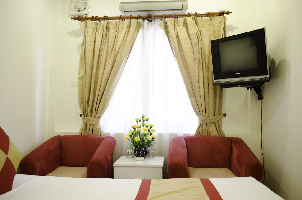 Hanoi Blue Moon Hotel Exterior photo