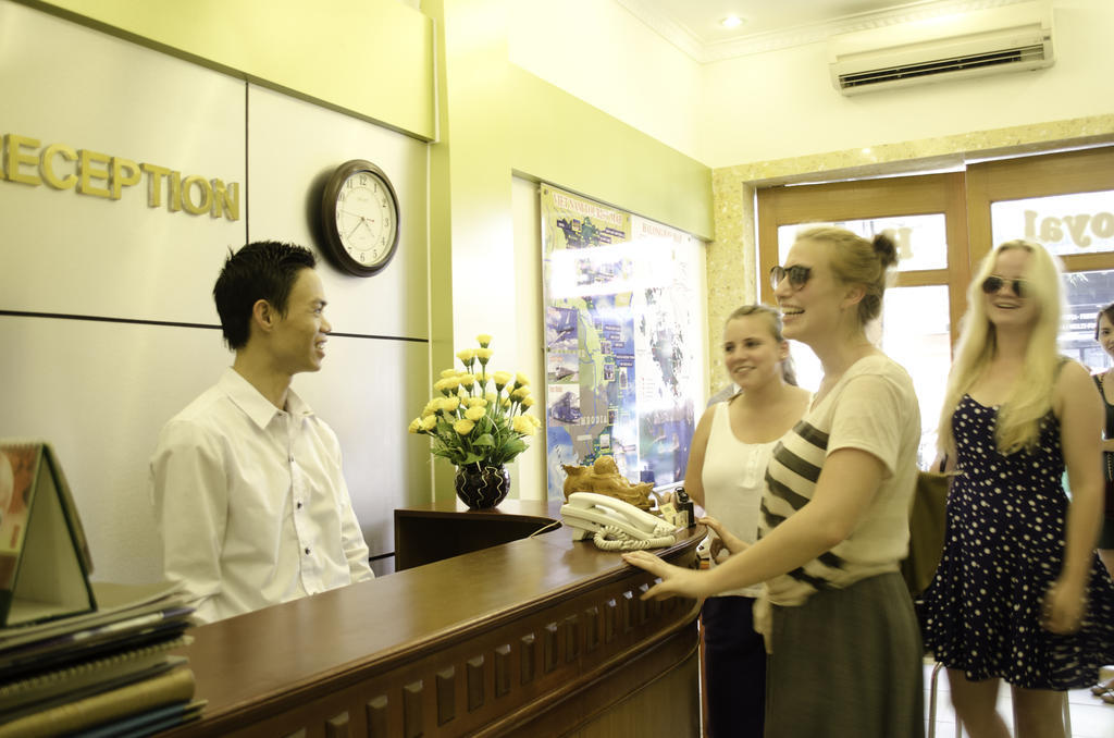 Hanoi Blue Moon Hotel Exterior photo