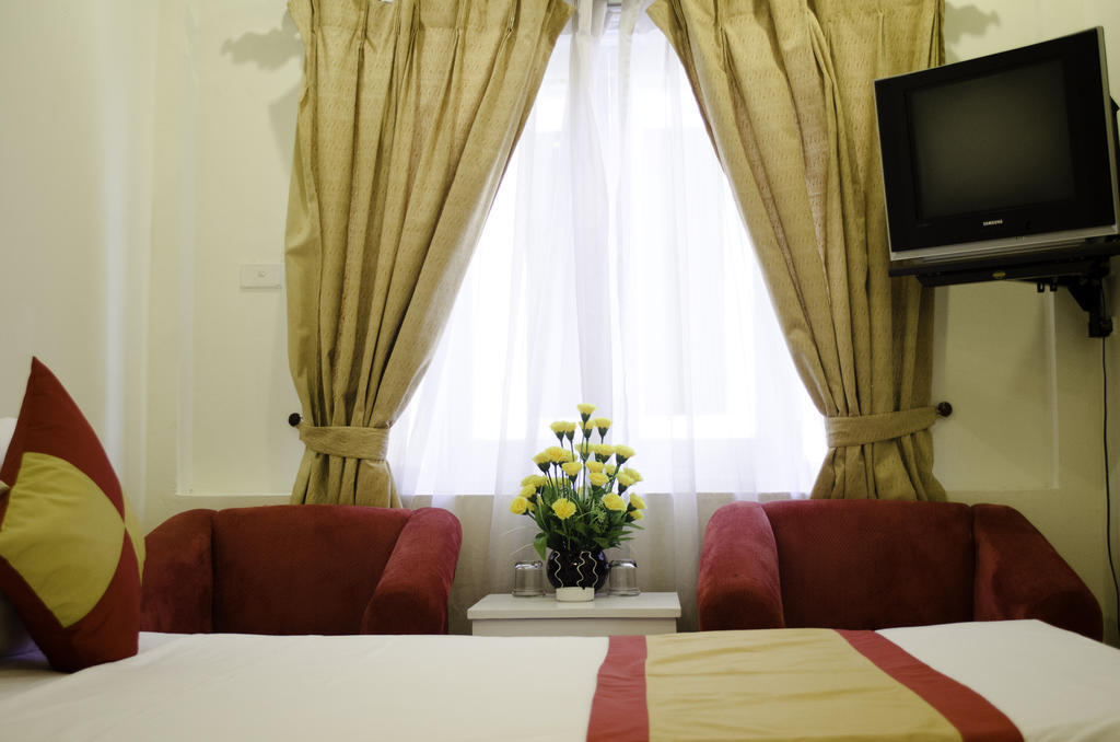 Hanoi Blue Moon Hotel Exterior photo
